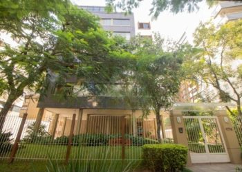 Cobertura com 332m², 3 dormitórios, 1 suíte, 4 vagas no bairro Petrópolis em Porto Alegre