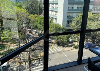 Sala Comercial com 42m² no bairro Moinhos de Vento em Porto Alegre