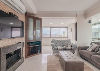 Apartamento com 124m², 3 dormitórios, 1 suíte, 4 vagas no bairro Petrópolis em Porto Alegre