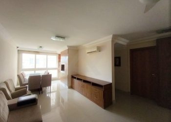 Apartamento com 142m², 3 dormitórios, 1 suíte, 2 vagas no bairro Menino Deus em Porto Alegre