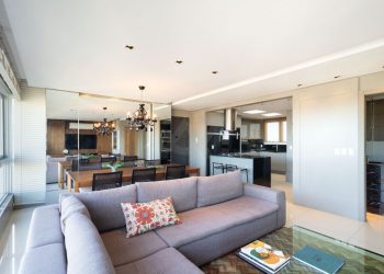 Apartamento à venda com 112m², 3 dormitórios, 1 suíte, 2 vagas no bairro Petropólis em Porto Alegre