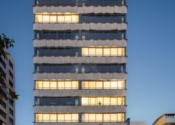 Apartamento à venda com 160m², 3 dormitórios, 3 suítes, 3 vagas no bairro Petrópolis em Porto Alegre