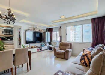 Apartamento com 65m², 2 dormitórios, 1 suíte, 1 vaga no bairro Vila Ipiranga em Porto Alegre