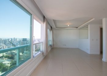 Apartamento à venda com 123m², 3 dormitórios, 1 suíte, 2 vagas no bairro Petrópolis em Porto Alegre