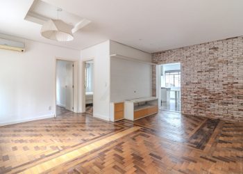 Casa à venda com 94m², 2 dormitórios, 1 suíte, 1 vaga no bairro Bela Vista em Porto Alegre