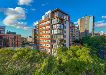 Apartamento à venda com 123m², 3 dormitórios, 3 suítes, 2 vagas no bairro Mont Serrat em Porto Alegre