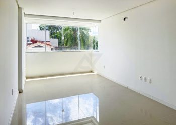 Apartamento com 71m², 2 dormitórios, 1 suíte, 1 vaga no bairro Jardim Botânico em Porto Alegre
