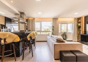 Apartamento à venda com 82m², 2 dormitórios, 2 suítes, 2 vagas no bairro Jardim Lindóia em Porto Alegre