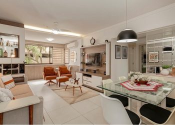 Apartamento à venda com 79m², 2 dormitórios, 1 suíte, 2 vagas no bairro Petrópolis em Porto Alegre
