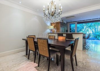 Casa em Condomínio com 420m², 4 dormitórios, 4 suítes, 3 vagas no bairro Três Figueiras em Porto Alegre