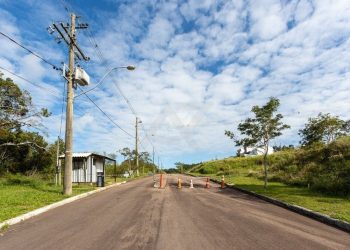 Terreno à venda com 222m² no bairro Vila Nova em Porto Alegre