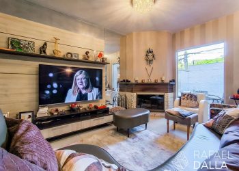 Casa em Condomínio à venda com 227m², 3 dormitórios, 1 suíte, 2 vagas no bairro Jardim Carvalho em Porto Alegre