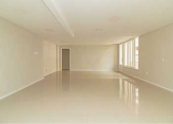 Apartamento à venda com 147m², 3 dormitórios, 1 suíte no bairro Moinhos de Vento em Porto Alegre