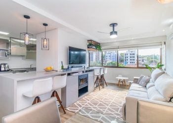 Apartamento à venda com 79m², 2 dormitórios, 1 suíte, 1 vaga no bairro Higienópolis em Porto Alegre