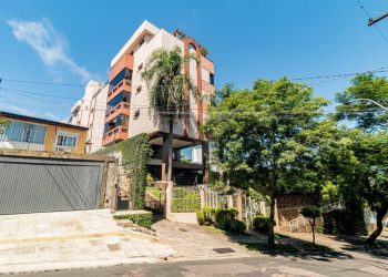 Apartamento à venda com 118m², 3 dormitórios, 1 suíte, 1 vaga no bairro Menino Deus em Porto Alegre