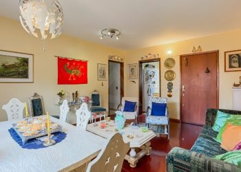 Apartamento à venda com 99m², 3 dormitórios, 1 suíte, 1 vaga no bairro Floresta em Porto Alegre