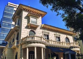 Apartamento à venda com 85m², 2 dormitórios, 2 suítes, 1 vaga no bairro Moinhos de Vento em Porto Alegre