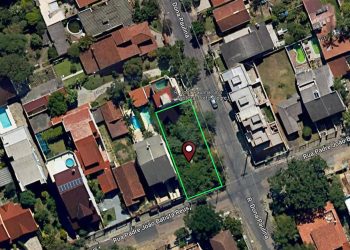 Terreno à venda com 405m² no bairro Tristeza em Porto Alegre