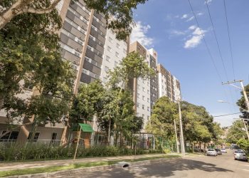 Apartamento à venda com 57m², 2 dormitórios, 1 suíte, 1 vaga no bairro Santo Antônio em Porto Alegre