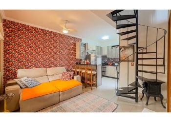 Casa em Condomínio à venda com 77m², 2 dormitórios, 1 suíte no bairro Partenon em Porto Alegre