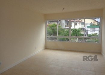 Apartamento à venda com 69m², 2 dormitórios, 1 suíte, 1 vaga no bairro Jardim Sabará em Porto Alegre