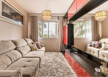 Apartamento à venda com 69m², 3 dormitórios, 1 suíte, 1 vaga no bairro Vila Ipiranga em Porto Alegre