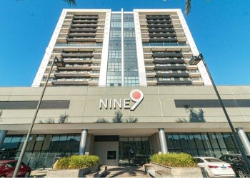 Apartamento à venda com 70m², 2 dormitórios, 1 suíte, 2 vagas no bairro Jardim Botânico em Porto Alegre