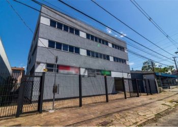 Prédio Comercial à venda com 2.175m², 10 vagas no bairro Partenon em Porto Alegre