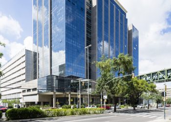 Salas/Conjuntos à venda com 39m², 1 vaga no bairro Praia de Belas em Porto Alegre