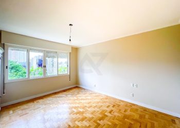 Apartamento à venda com 226m², 4 dormitórios, 1 suíte, 1 vaga no bairro Moinhos de Vento em Porto Alegre