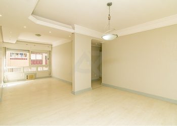 Apartamento à venda com 127m², 3 dormitórios, 1 suíte, 1 vaga no bairro Jardim Lindóia em Porto Alegre