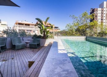 Apartamento à venda com 120m², 3 dormitórios, 3 suítes, 2 vagas no bairro Petrópolis em Porto Alegre