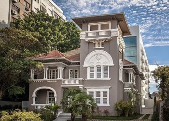 Studio à venda com 19m², 1 dormitório, 1 suíte no bairro Floresta em Porto Alegre