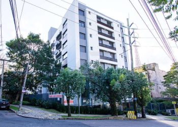 Apartamento à venda com 67m², 2 dormitórios, 1 suíte, 1 vaga no bairro Passo da Areia em Porto Alegre