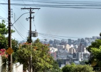 Terreno à venda com 1.402m² no bairro Santa Tereza em Porto Alegre