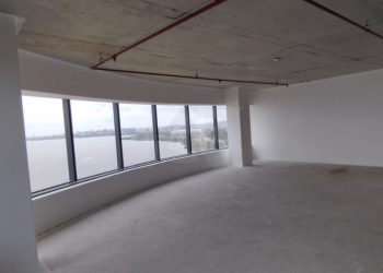 Salas/Conjuntos com 125m², 2 vagas no bairro Praia de Belas em Porto Alegre