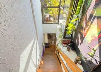 Cobertura à venda com 131m², 2 dormitórios, 2 vagas no bairro Petrópolis em Porto Alegre