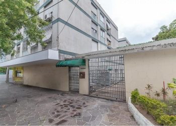 Apartamento à venda com 69m², 2 dormitórios no bairro Vila Ipiranga em Porto Alegre
