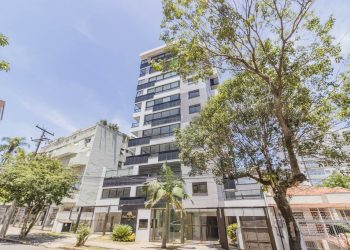 Apartamento à venda com 169m², 3 dormitórios, 1 suíte, 4 vagas no bairro Petrópolis em Porto Alegre