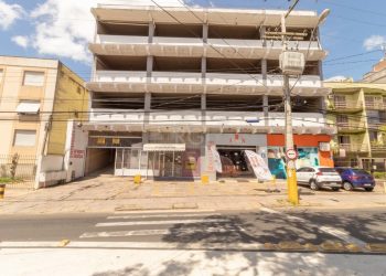 Prédio Comercial à venda com 1.700m² no bairro Jardim Lindóia em Porto Alegre