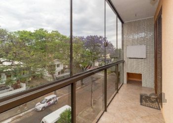 Apartamento à venda com 75m², 2 dormitórios, 1 vaga no bairro Cristo Redentor em Porto Alegre